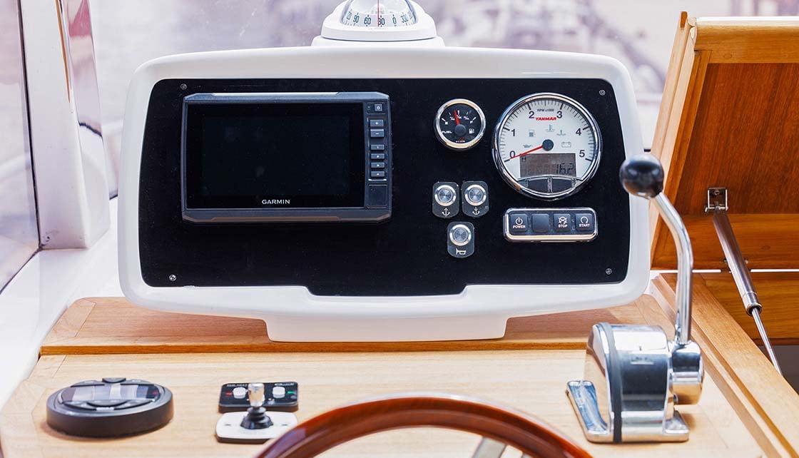 Mimi Libeccio 8.5 Cabin heml console