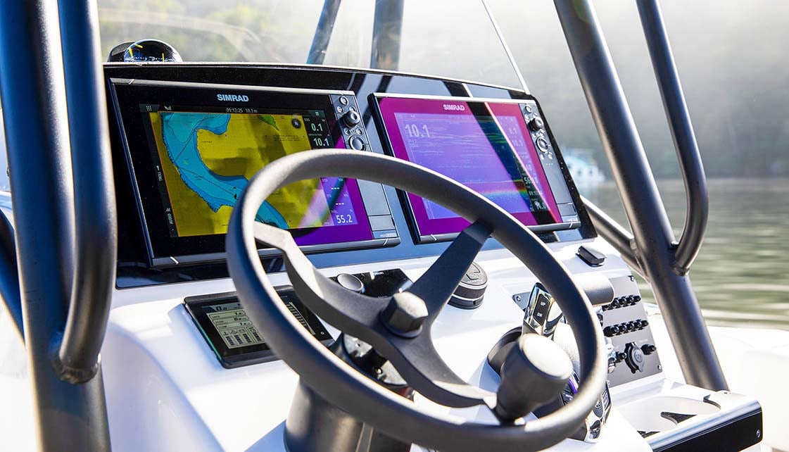 EdgeWater 208CC Watchman helm