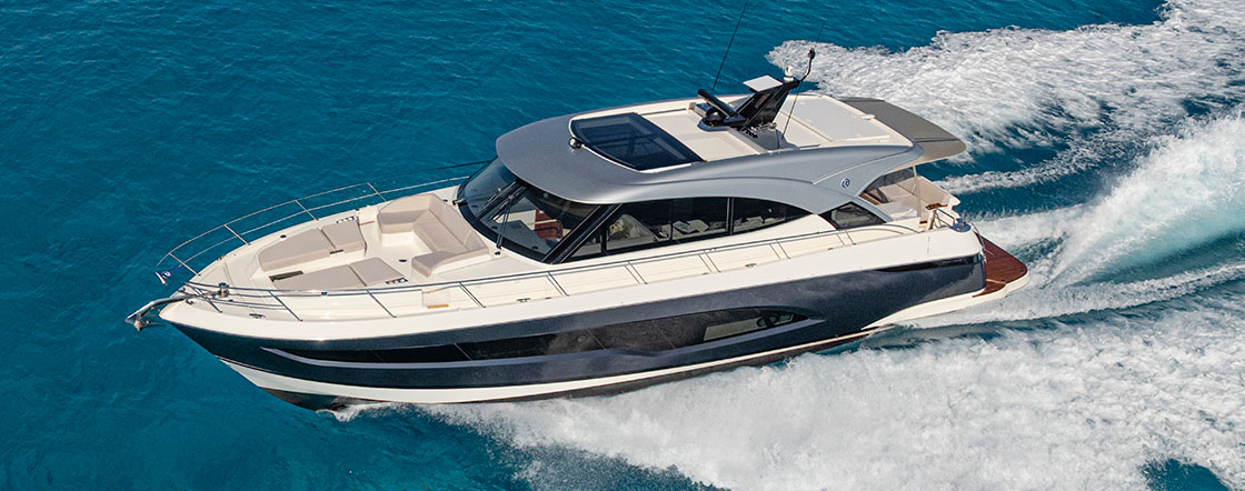 Riviera 5600 at motor