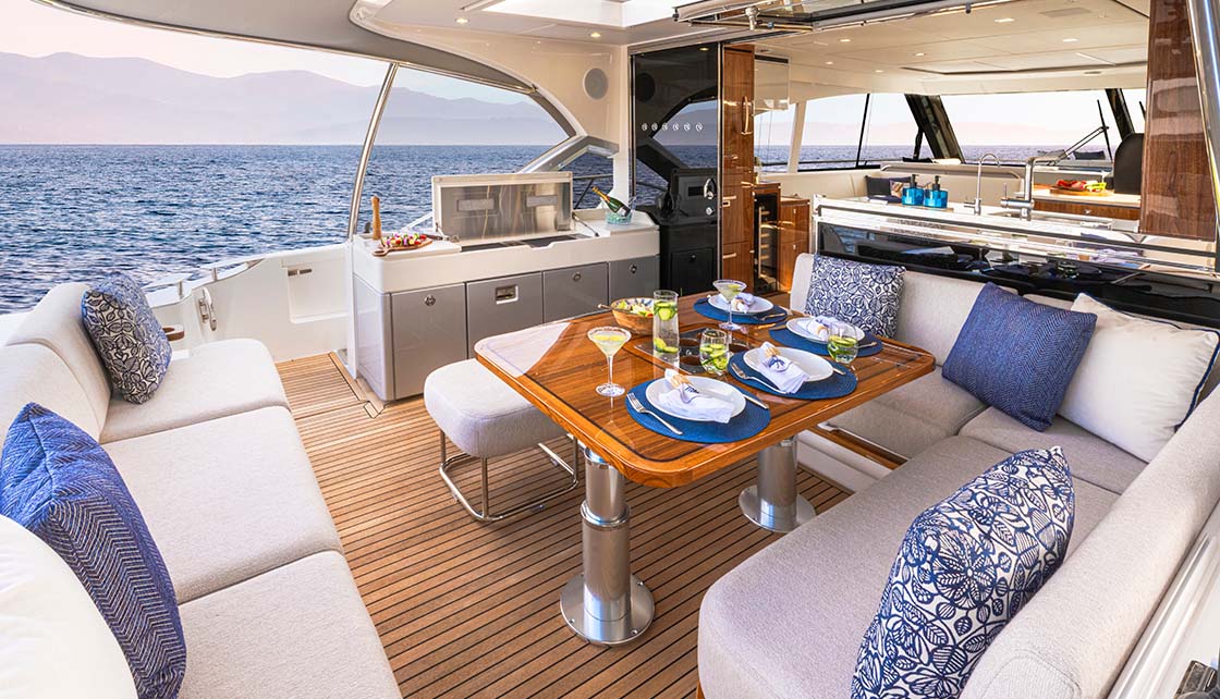 Riviera 5600 aft deck