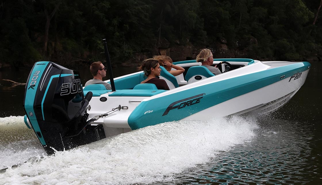 Force F22 performance skiboat