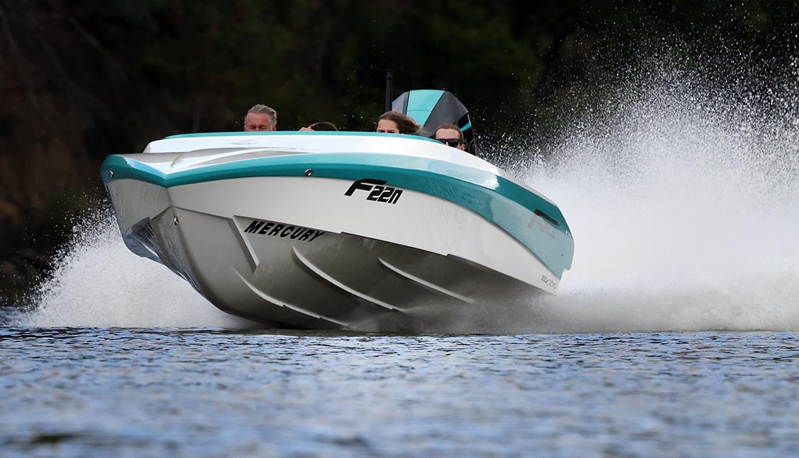 Force F22 performance skiboat 