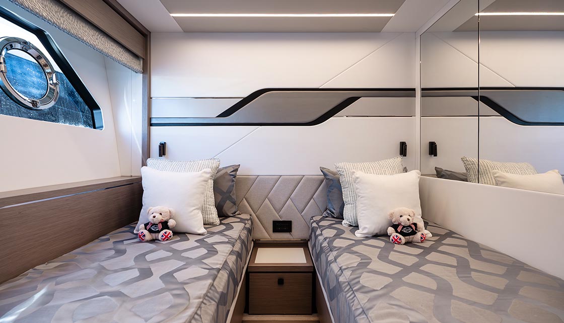 Sunseeker Predator 75