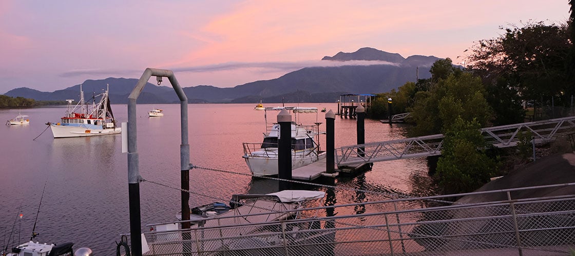 Lucinda Fishing pontoon