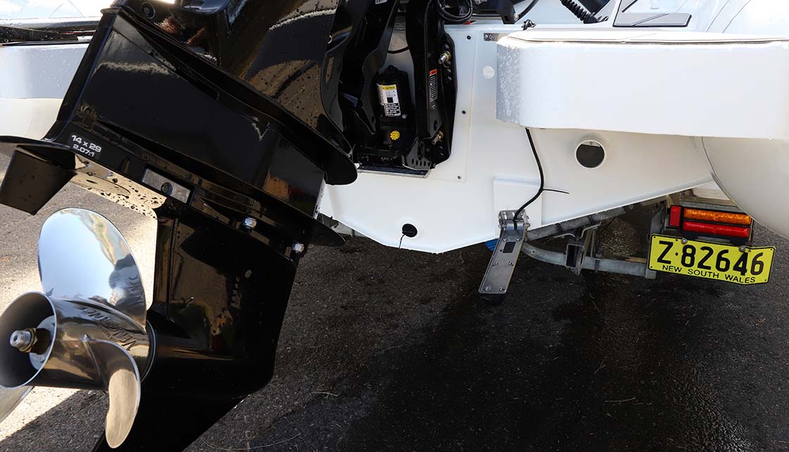 Engine height and propellor choice on boat